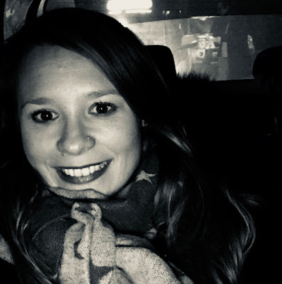 Meet your Posher, Anaïs - Picture 1 of 1